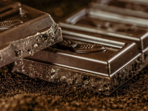 В Ленинском районе Саратова вор украл из магазина и съел 11 плиток шоколада