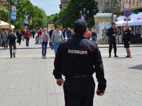 В Саратове полицейского подозревают в мошенничестве и вымогательстве 369 тысяч рублей