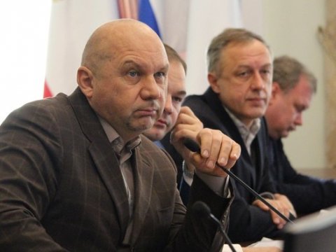 Депутат-единоросс требует внести в бюджет Саратова средства на асфальтирование школьных дворов