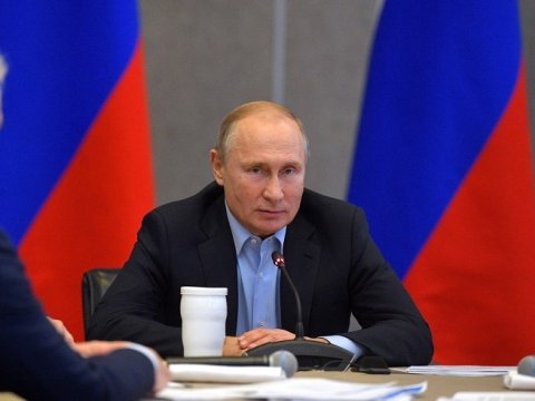 Путин потребовал от губернаторов конкретного исполнения майских указов