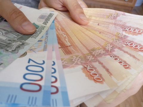 SuperJob: Саратовцам для счастья необходимо 176 тысяч рублей в месяц