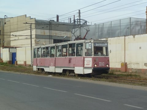 В Заводском районе стоят трамваи трех маршрутов