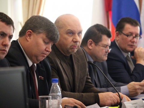 Комаров и Кудинов устроили перепалку при обсуждении бюджета Саратова