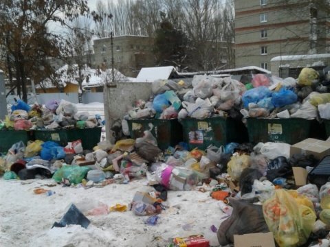 Варламов назвал происходящее в России мусорным коллапсом