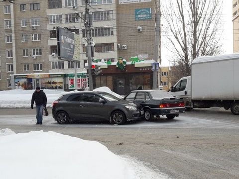 ДТП спровоцировало километровую пробку на Чернышевского