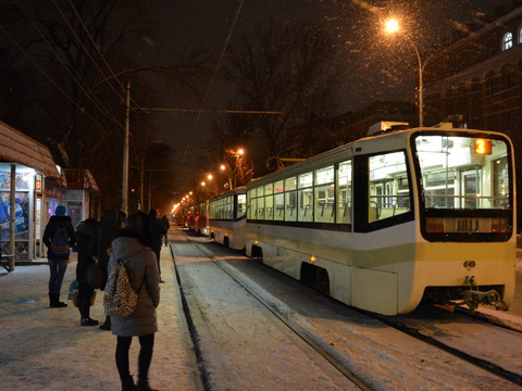 В Мирном переулке встали трамваи четырех маршрутов