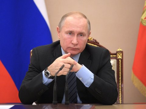 Путин поручил полностью расселить пострадавший от взрыва дом в Магнитогорске