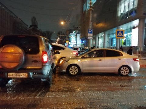 ДТП блокировало движение по Чапаева