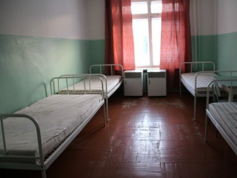 В Марксовской районной больнице из-за текущей крыши не работают четыре палаты