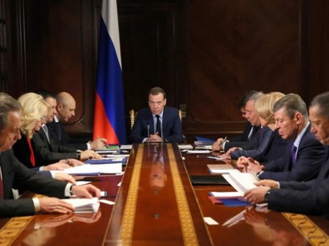 В правительстве РФ полностью одобрили введение наказания за фейковые новости и неуважение к госвласти
