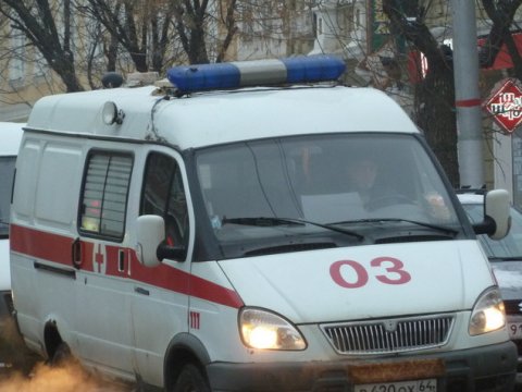 В Саратове иномарка протаранила фуру. Двое пострадавших