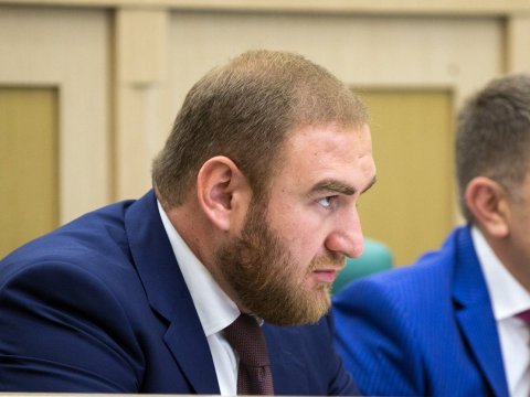 СМИ: На заседании Совфеда арестовали сенатора-единоросса от Карачаево-Черкессии
