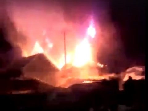 При тушении дома в Идолге пострадал пожарный