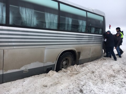 На выезде с «Лыжни России» застрял автобус с журналистами