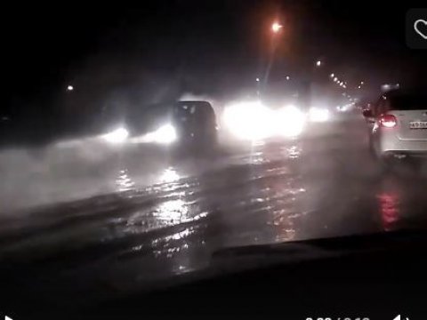После масштабного потопа на Московском шоссе отключили воду в Ленинском районе