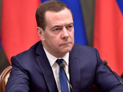 Медведев предложил не считать санкции США «ерундой»