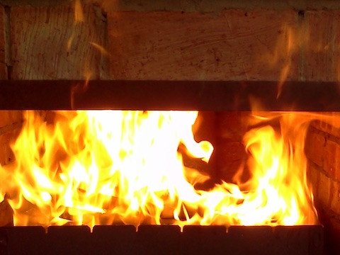 В Саратове от угарного газа погибла пенсионерка
