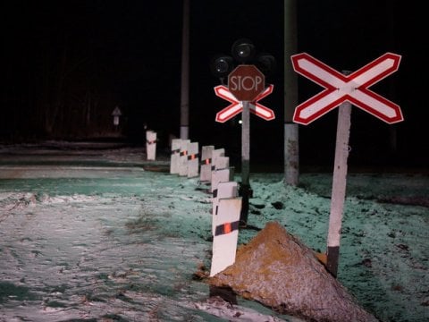 Под Саратовом на ночь закроют железнодорожный переезд