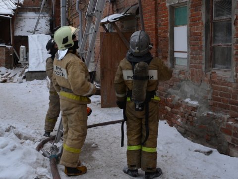 Ночной пожар в Аткарске. Два мужчины задохнулись в дыму