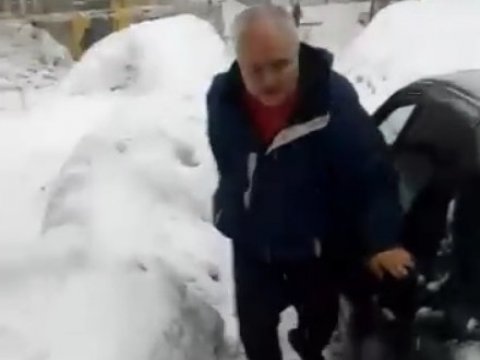 Саратовский автохам едва не сбил девушку и грозил ей увечьями