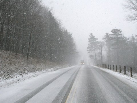 В Саратове ожидается снежный и ветреный день
