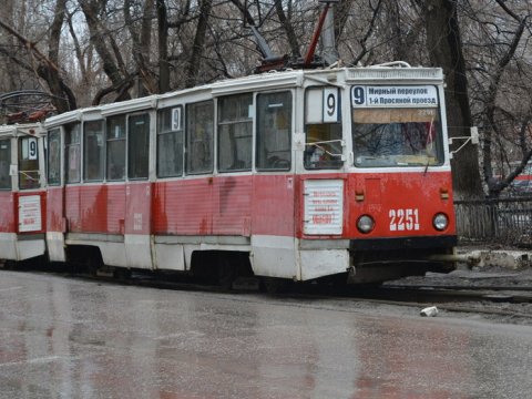 В центре Саратова встали трамваи маршрутов №9 и №10