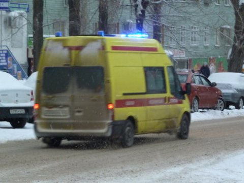 В день 8 Марта автомобиль Kia Rio сбил женщину в центре Саратова