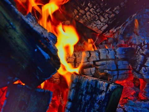 На пожаре в Балакове погибли два пенсионера