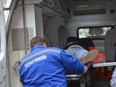 В Алгае после столкновения со столбом погиб водитель