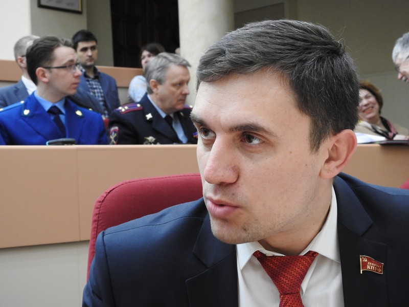 Бондаренко официально отказался от вертолета. Радаев призвал его «сориентироваться, что говорить» 