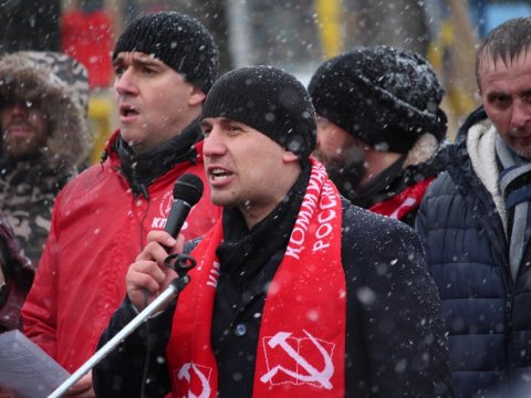 Митинг КПРФ. Депутат Бондаренко возмутился суммой премий губернатора 