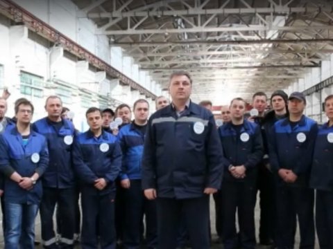 «Сейчас нам трудно». Работники «Тролзы» снялись в роликах в поддержку завода