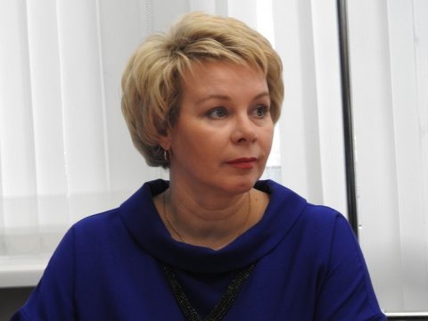 Саратовская чиновница пригрозила СМИ «компетентными органами» из-за новостей о шествии «Бессмертного полка»