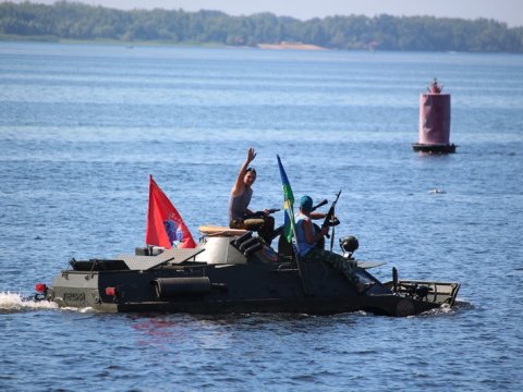 Завтра по саратовским улицам проедет бронетехника