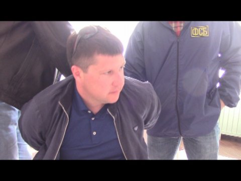Саратовец попытался дать миллион рублей оперативнику ФСБ ради торговли нефтью