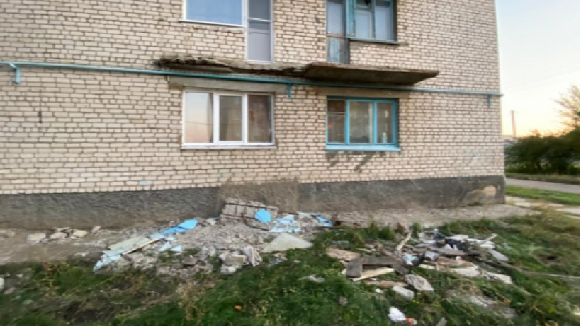 После падения балкона с двумя вольчанками возбуждено уголовное дело