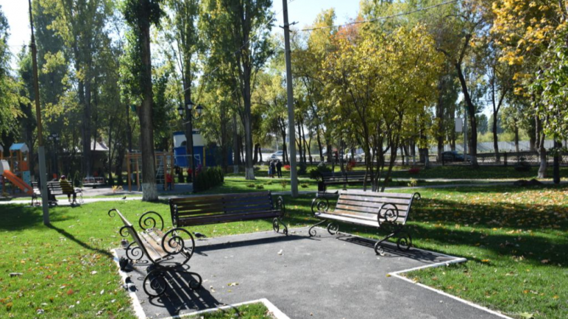 В Саратове завершается благоустройство сквера имени лейтенанта Гадеева