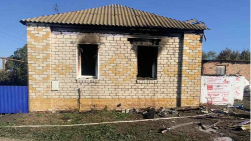 Четверо детей выпрыгнули из окна во время ночного пожара в Балашовском селе