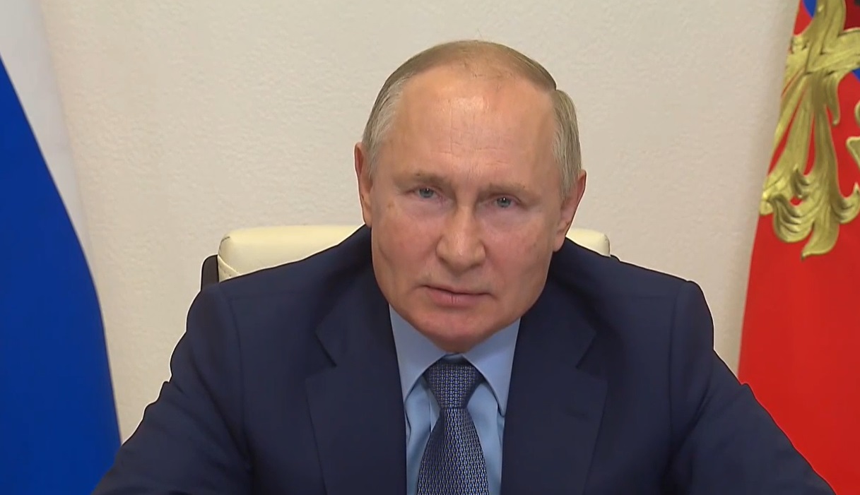 Путин объявил нерабочими дни с 30 октября по 7 ноября