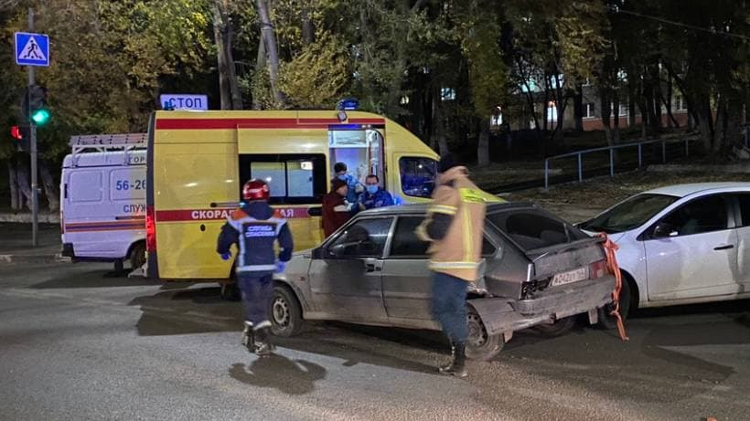 В Саратове столкнулись девять автомобилей. Госпитализировали пять пострадавших