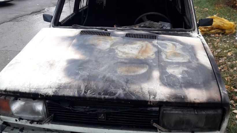 В Саратове огонь полностью уничтожил четверку