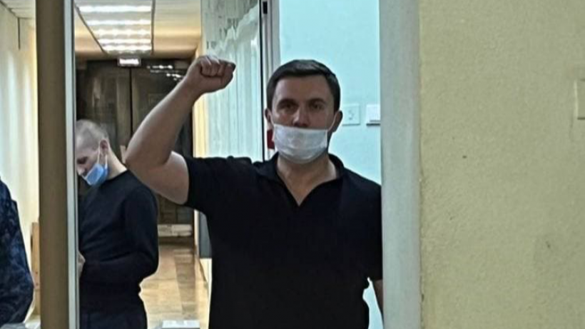 После восьмичасового заседания суд оштрафовал депутата Бондаренко на тысячу рублей