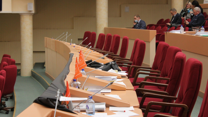 Коммунисты хотят провести прием граждан в облдуме. В регпарламенте заявили, что это запрещено