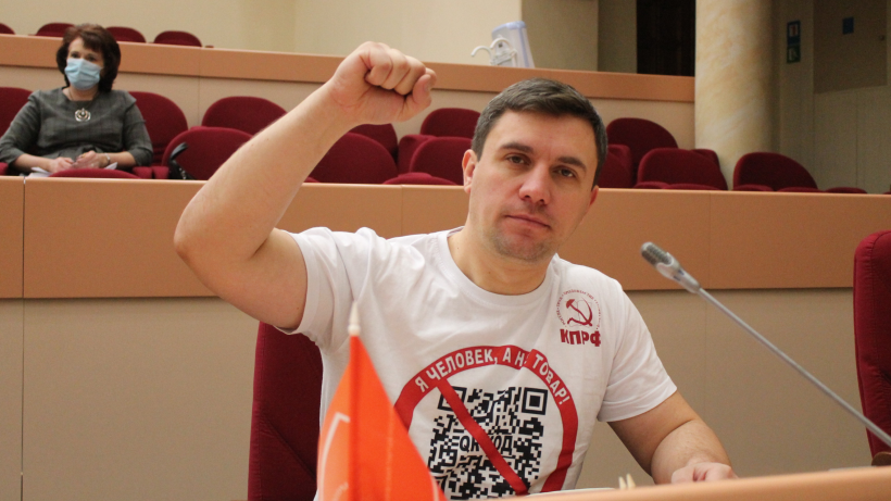 Депутат Бондаренко подал документы для проведения референдума по QR-кодам в Саратовской области