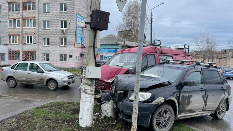 В массовой аварии в Вольске пострадал четырехлетний ребенок