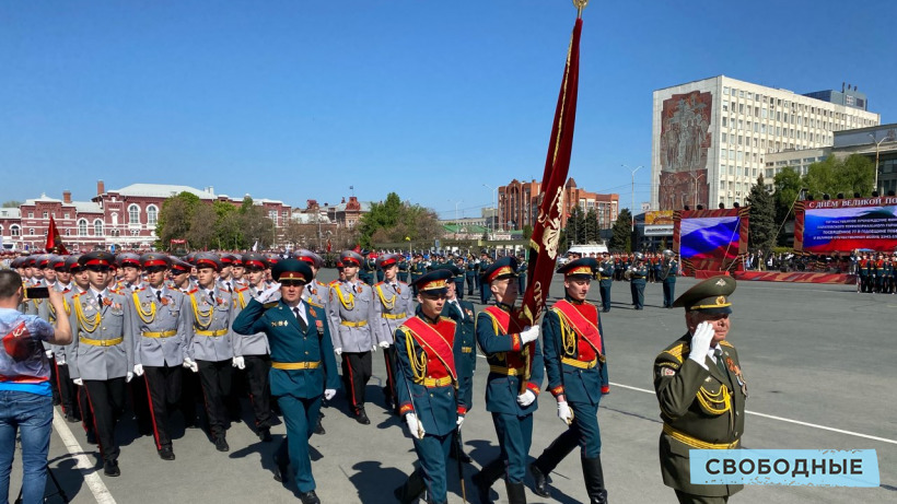 Губернатор на параде в Саратове: Участники спецоперации борются за своих братьев, ставших заложниками нацистов