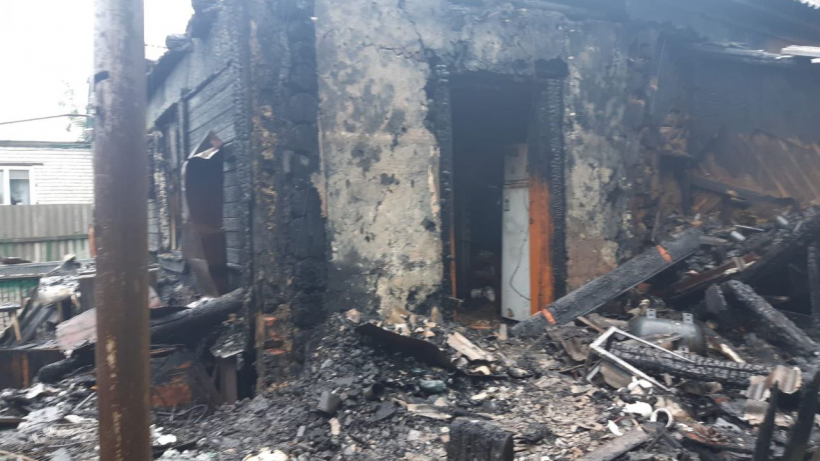 В Петровске 87-летний пенсионер спасся из горящего дома