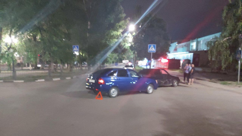 В Ленинском районе пенсионер попал под колеса Приоры