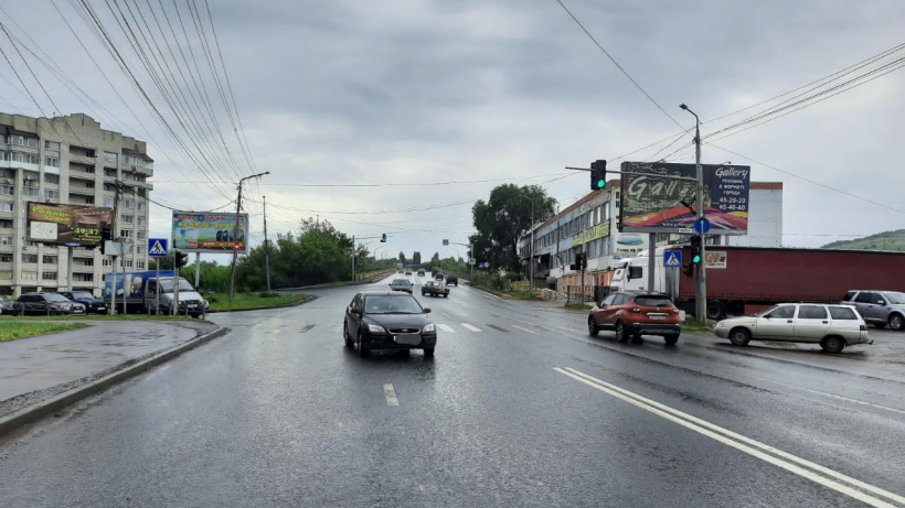 За день на зебрах в Саратове автомобили сбили двоих пешеходов