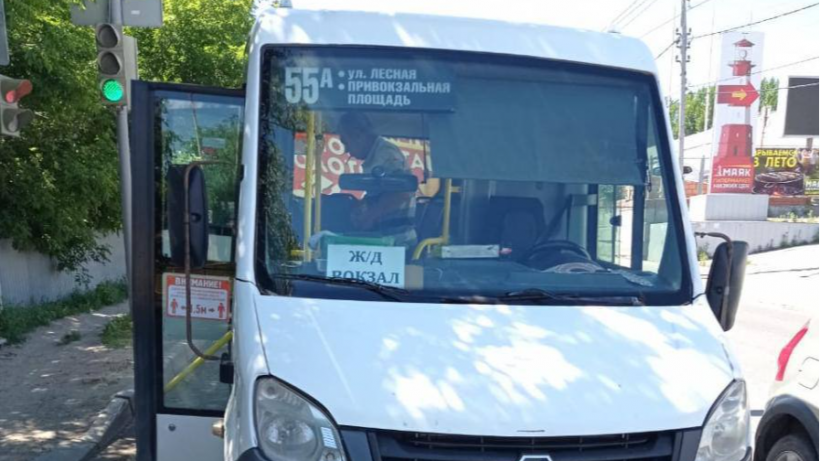 В Саратове маршрутное такси сбило молодого пешехода